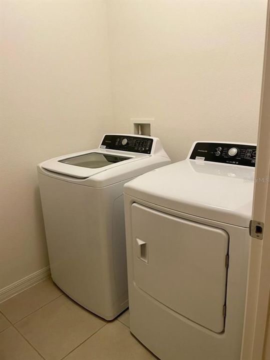 En Venta: $350,000 (4 camas, 2 baños, 2232 Pies cuadrados)