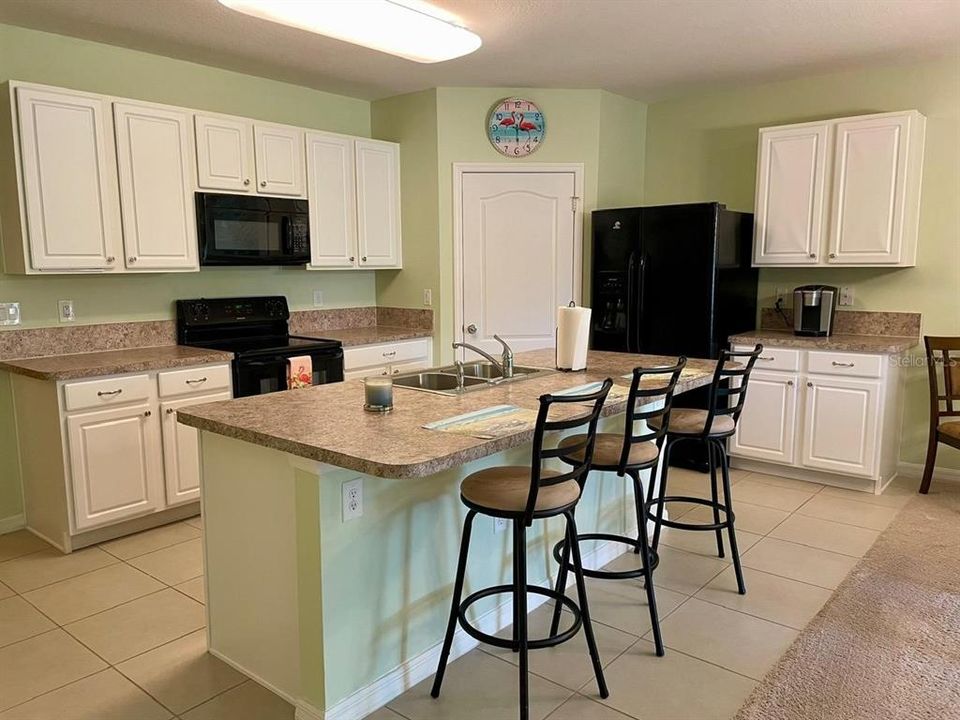 En Venta: $350,000 (4 camas, 2 baños, 2232 Pies cuadrados)