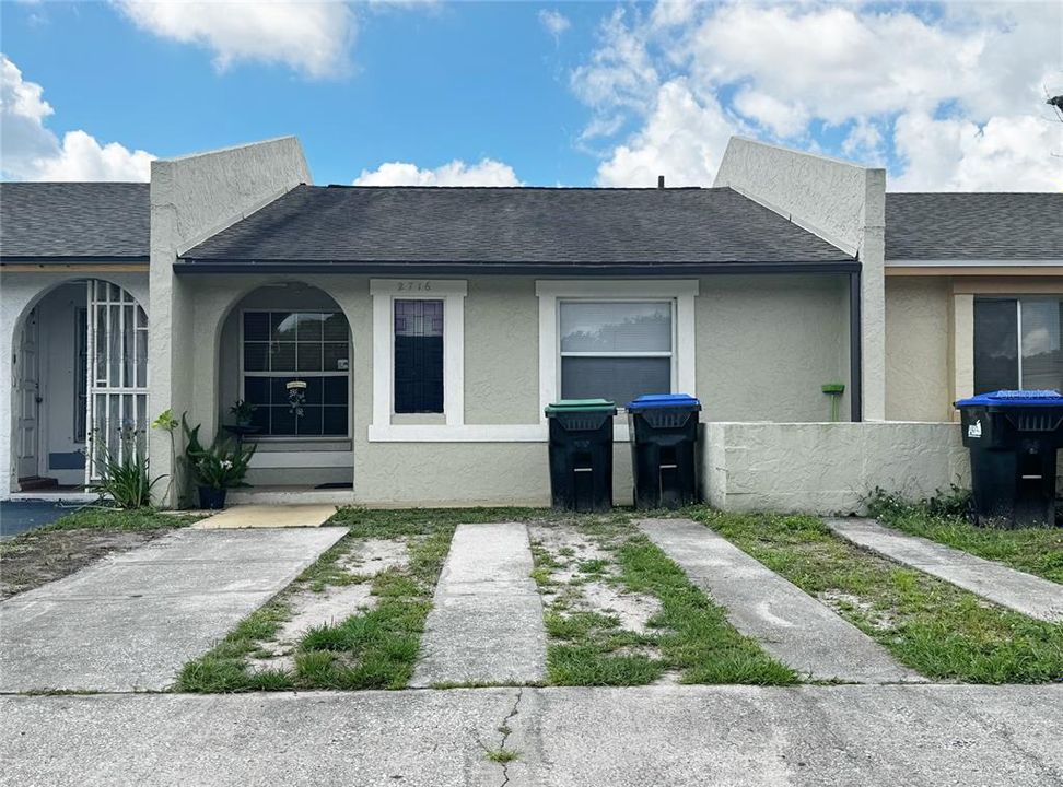 Recently Sold: $250,000 (2 beds, 1 baths, 888 Square Feet)