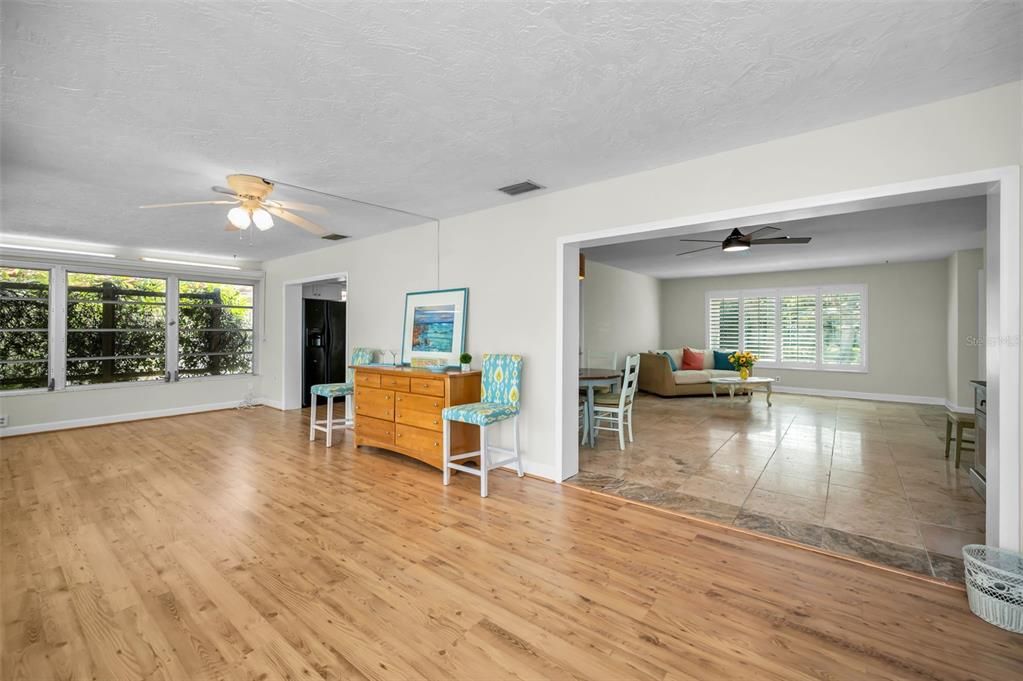 Active With Contract: $335,000 (2 beds, 2 baths, 1347 Square Feet)