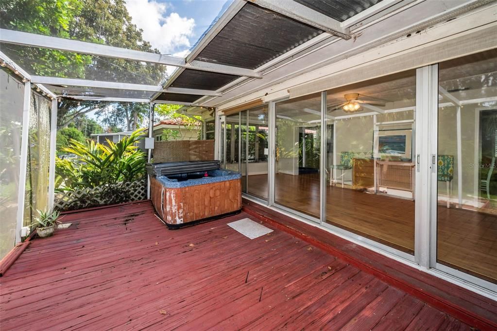 Active With Contract: $335,000 (2 beds, 2 baths, 1347 Square Feet)