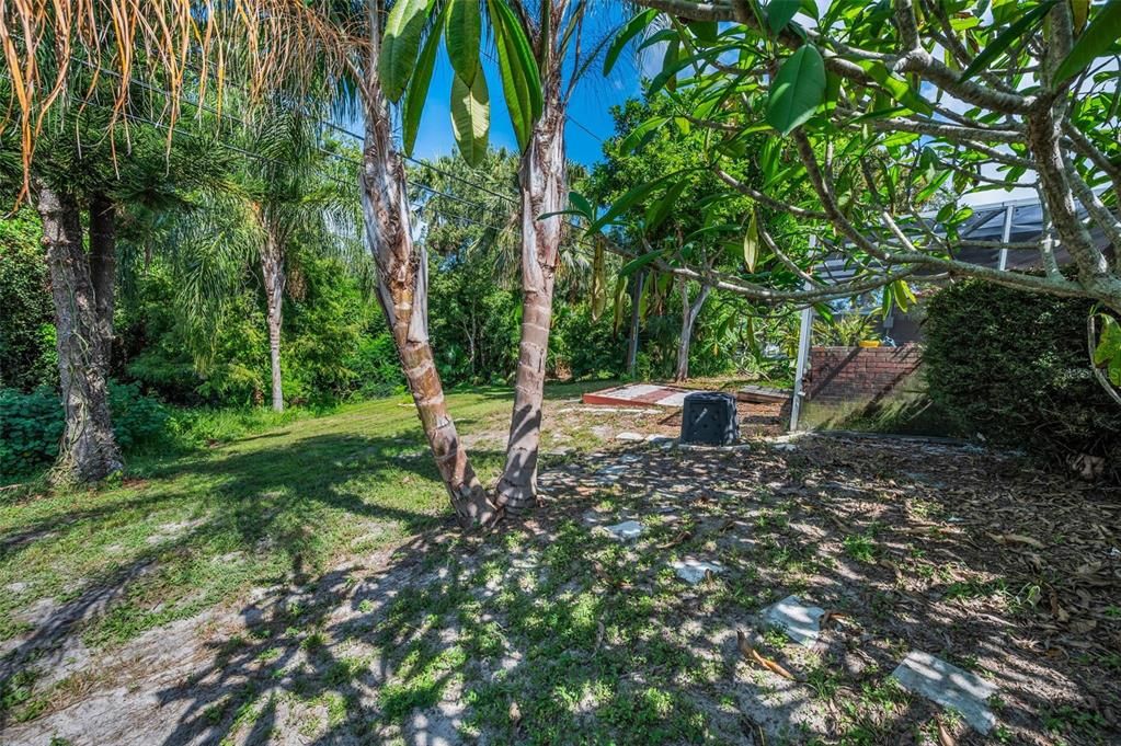 Active With Contract: $335,000 (2 beds, 2 baths, 1347 Square Feet)