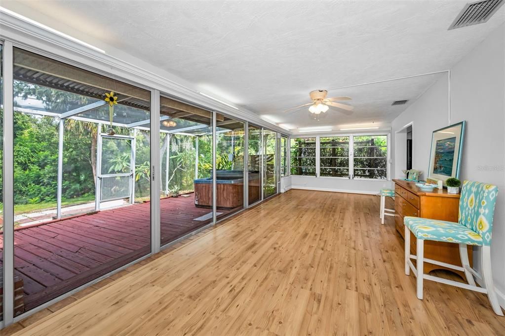 Active With Contract: $335,000 (2 beds, 2 baths, 1347 Square Feet)