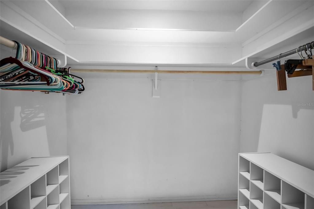 Active With Contract: $335,000 (2 beds, 2 baths, 1347 Square Feet)