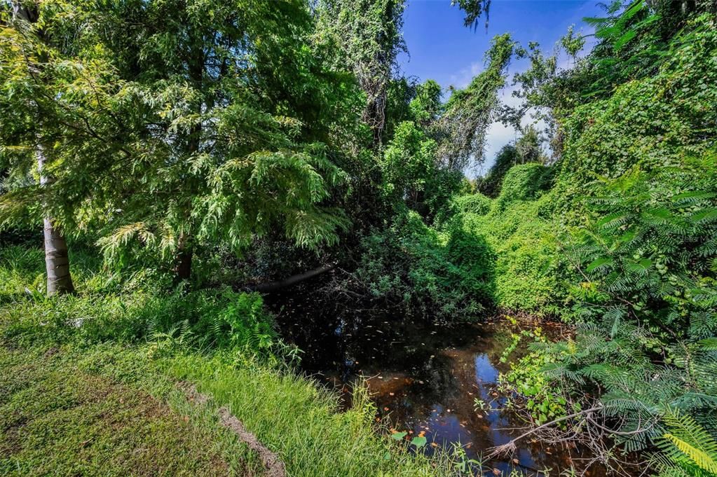 Active With Contract: $335,000 (2 beds, 2 baths, 1347 Square Feet)