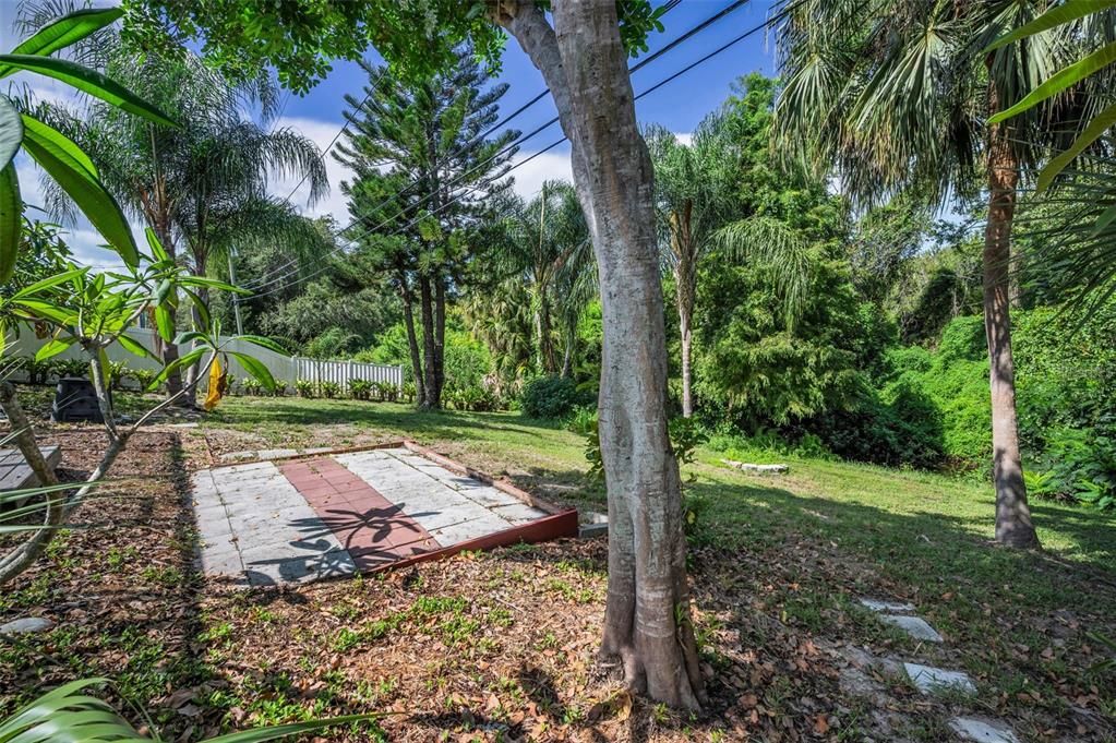 Active With Contract: $335,000 (2 beds, 2 baths, 1347 Square Feet)