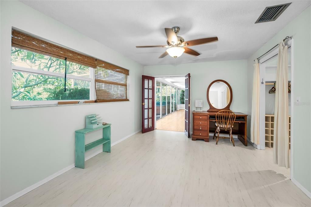 Active With Contract: $335,000 (2 beds, 2 baths, 1347 Square Feet)