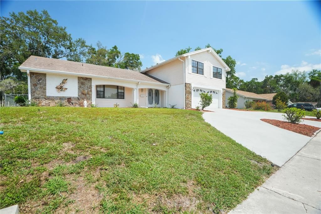 Под контрактом: $340,000 (4 спален, 3 ванн, 2047 Квадратных фут)