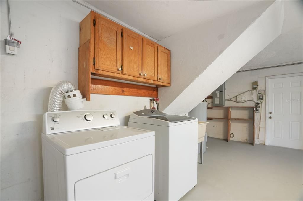 Под контрактом: $340,000 (4 спален, 3 ванн, 2047 Квадратных фут)