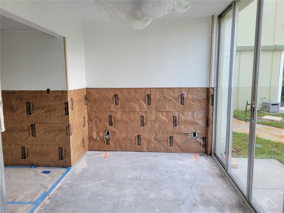 Active With Contract: $90,000 (1 beds, 1 baths, 925 Square Feet)