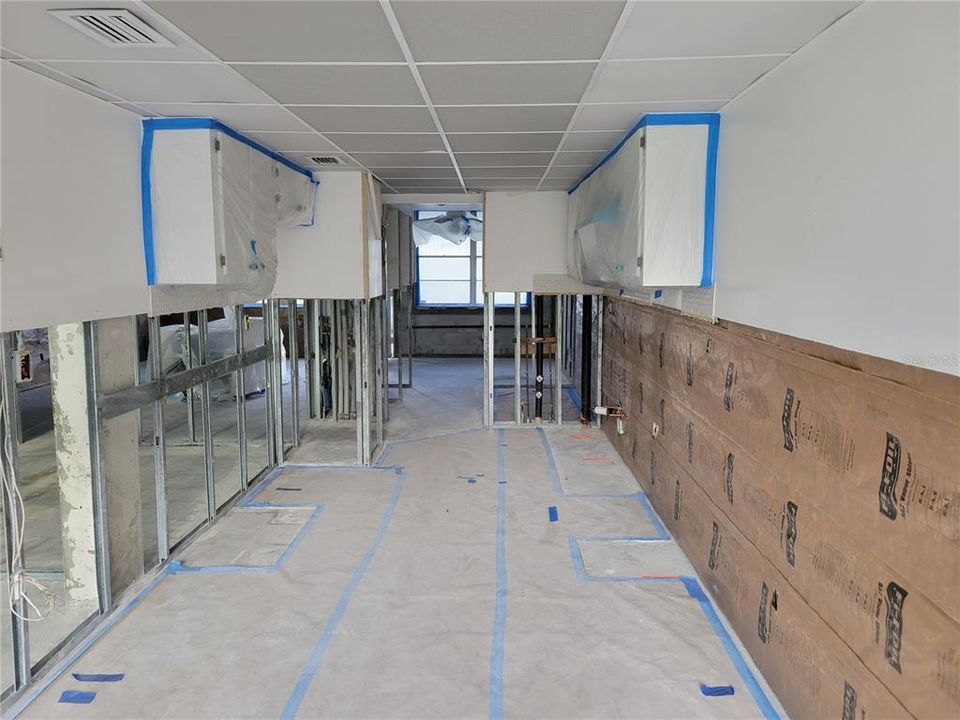 Active With Contract: $90,000 (1 beds, 1 baths, 925 Square Feet)