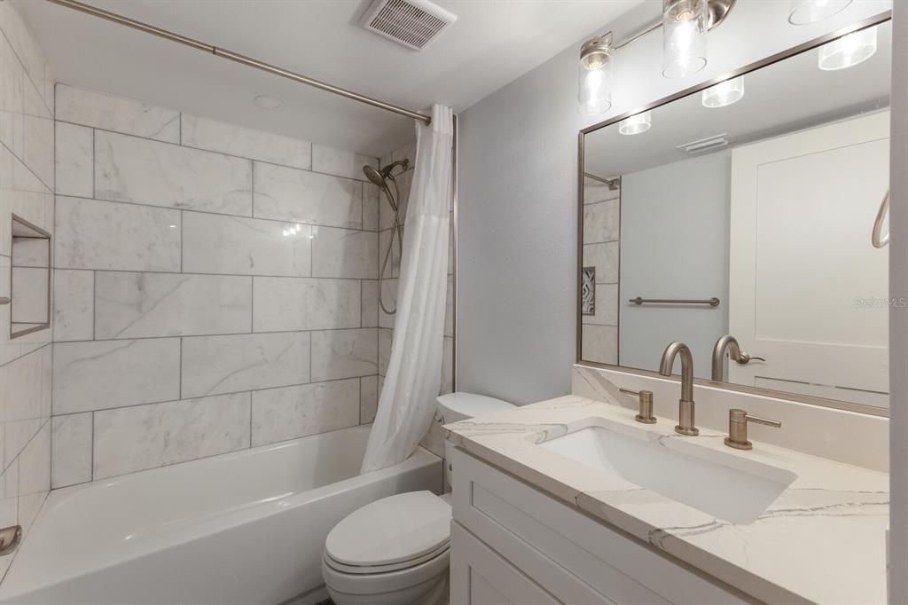 待售: $1,045,000 (2 贝兹, 2 浴室, 1008 平方英尺)