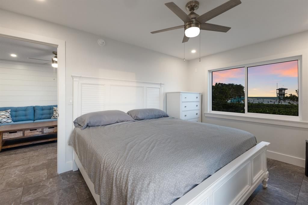 待售: $1,045,000 (2 贝兹, 2 浴室, 1008 平方英尺)