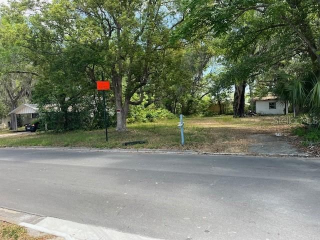 На продажу: $95,000 (0.22 acres)