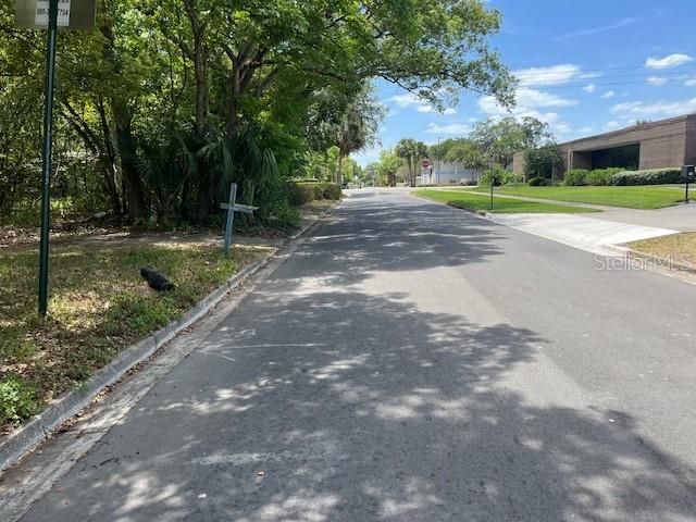 На продажу: $95,000 (0.22 acres)