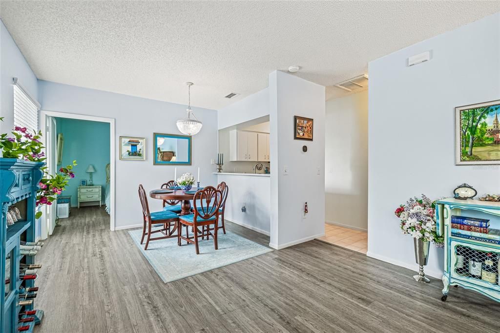 Active With Contract: $179,000 (2 beds, 2 baths, 1155 Square Feet)