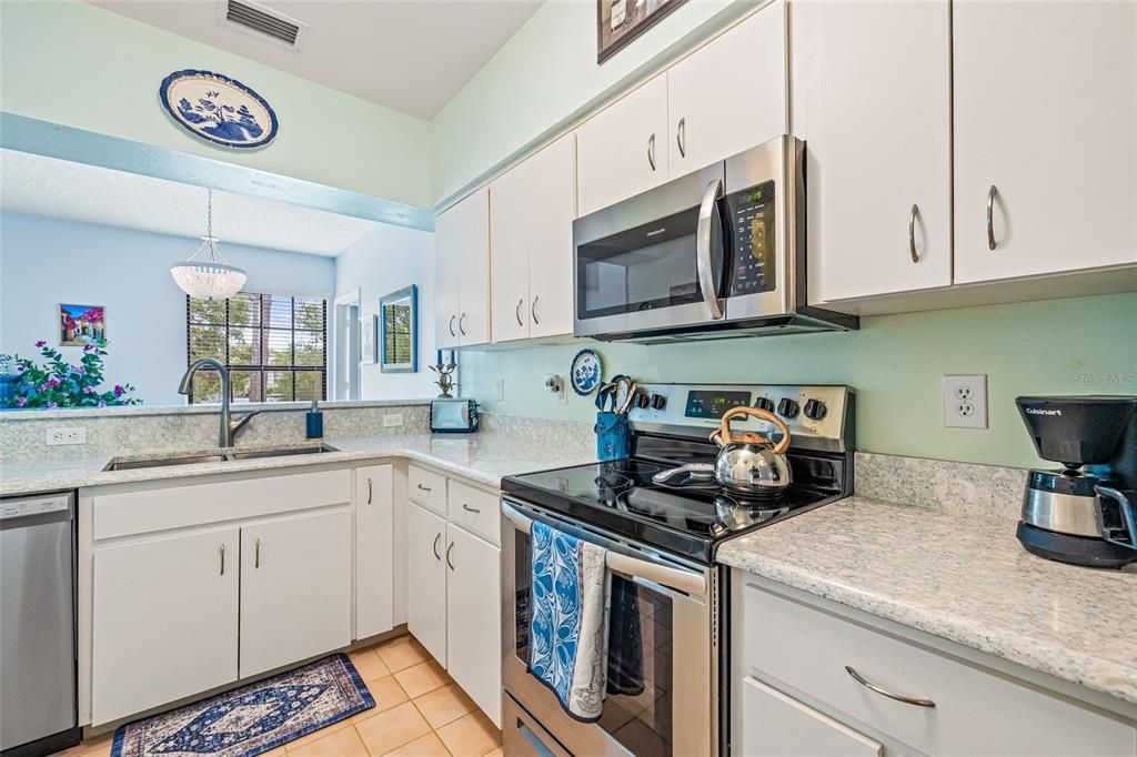 Active With Contract: $179,000 (2 beds, 2 baths, 1155 Square Feet)