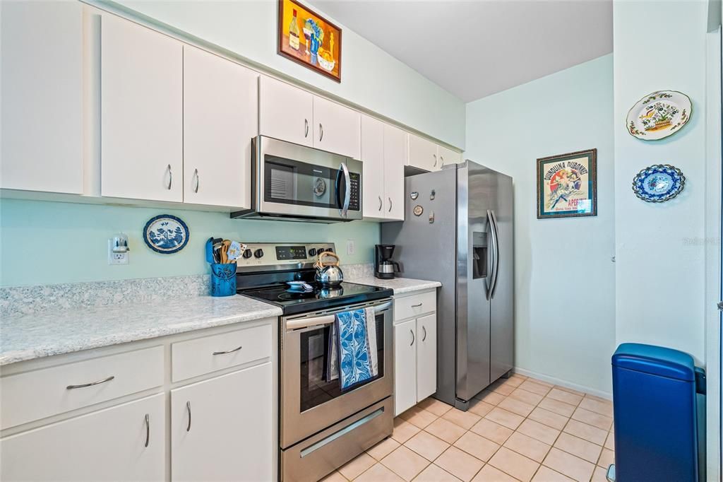 Active With Contract: $179,000 (2 beds, 2 baths, 1155 Square Feet)