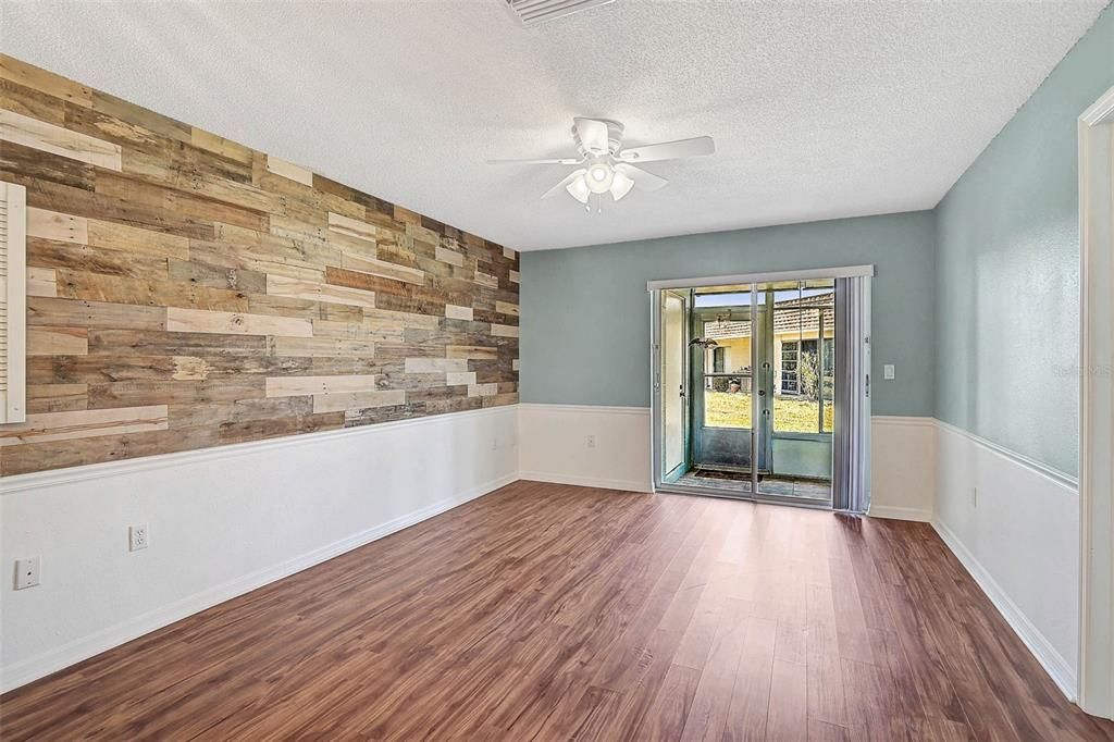 For Sale: $144,400 (2 beds, 2 baths, 1044 Square Feet)