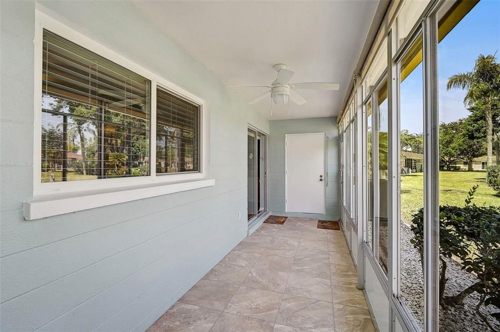 For Sale: $144,400 (2 beds, 2 baths, 1044 Square Feet)