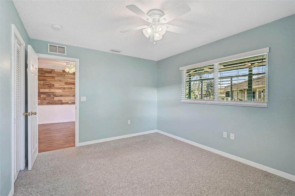 For Sale: $144,400 (2 beds, 2 baths, 1044 Square Feet)