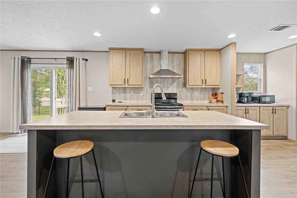 For Sale: $325,000 (4 beds, 2 baths, 1768 Square Feet)