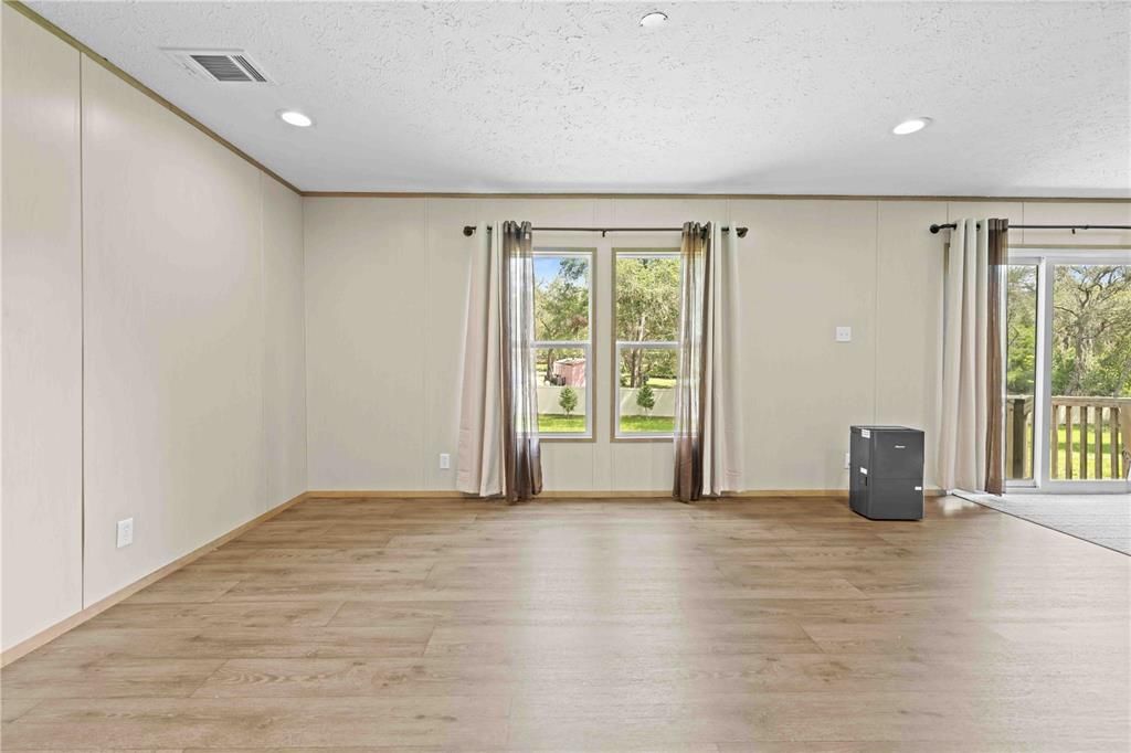 For Sale: $325,000 (4 beds, 2 baths, 1768 Square Feet)