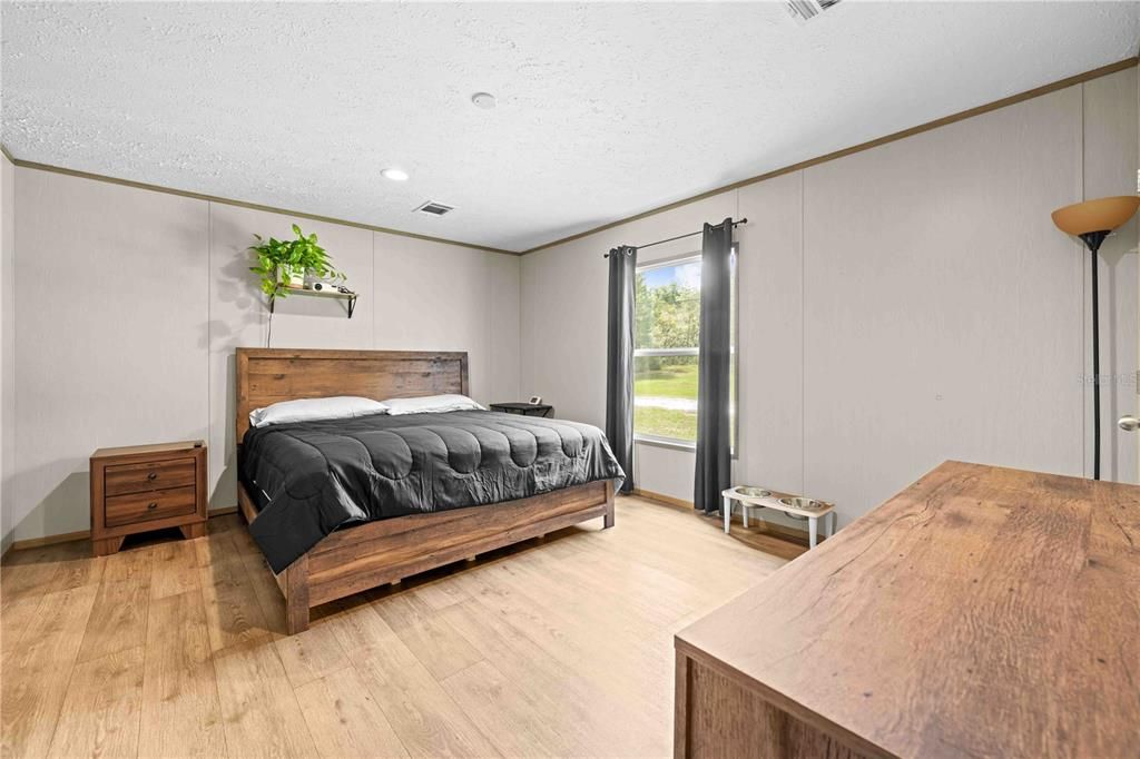 For Sale: $325,000 (4 beds, 2 baths, 1768 Square Feet)