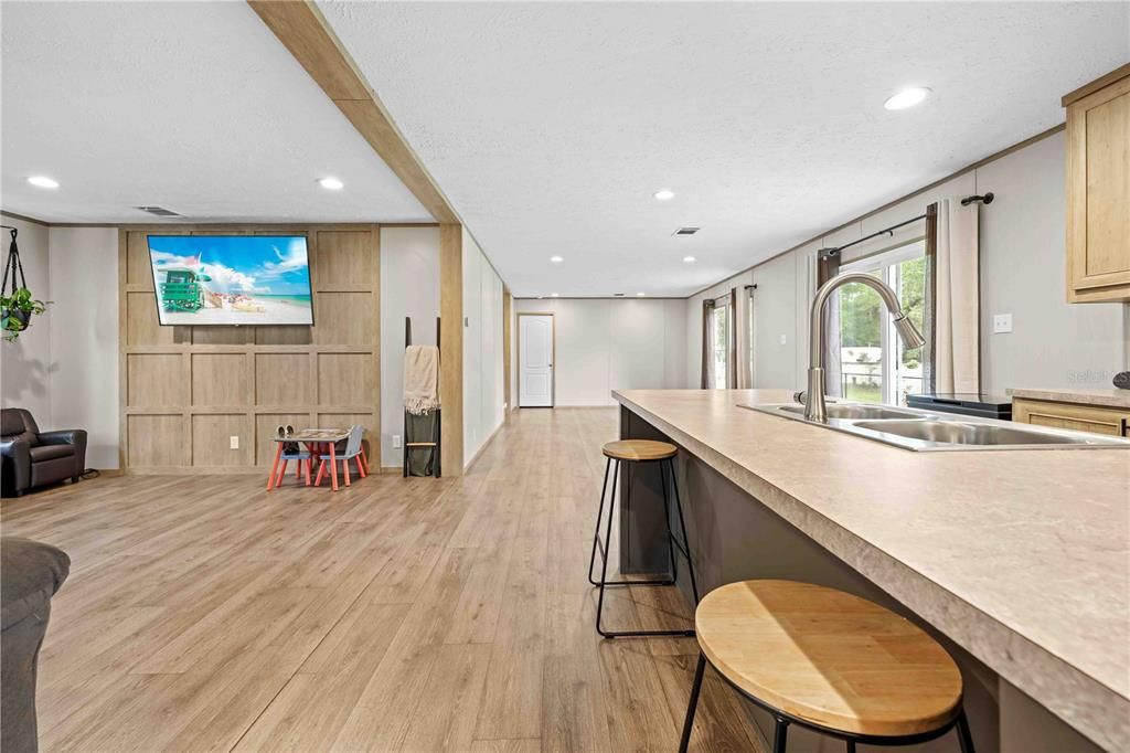 For Sale: $325,000 (4 beds, 2 baths, 1768 Square Feet)