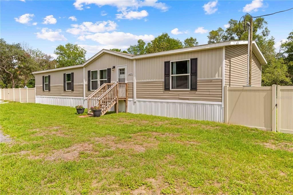 For Sale: $325,000 (4 beds, 2 baths, 1768 Square Feet)