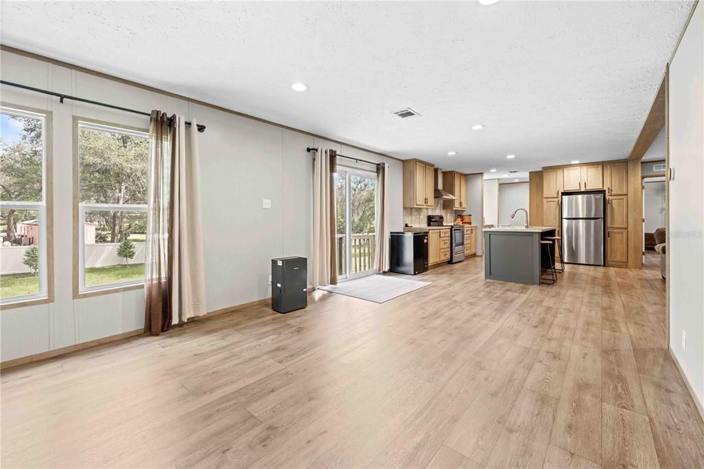 For Sale: $325,000 (4 beds, 2 baths, 1768 Square Feet)