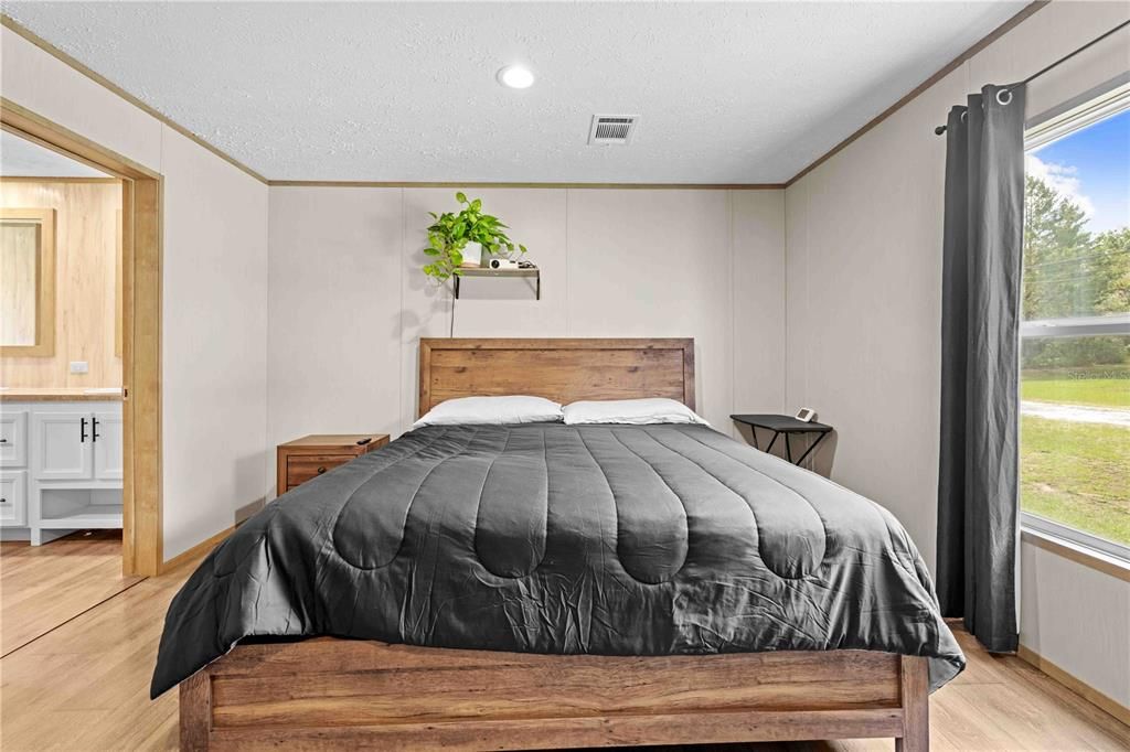 For Sale: $325,000 (4 beds, 2 baths, 1768 Square Feet)