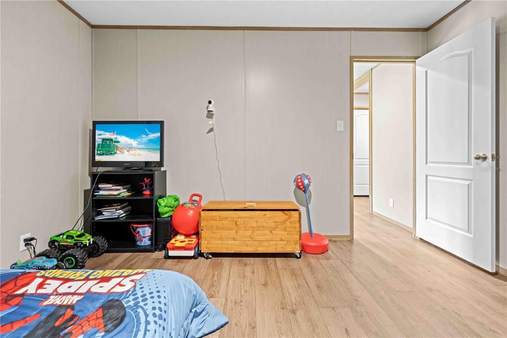 For Sale: $325,000 (4 beds, 2 baths, 1768 Square Feet)