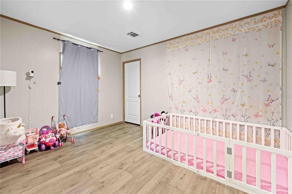 For Sale: $325,000 (4 beds, 2 baths, 1768 Square Feet)