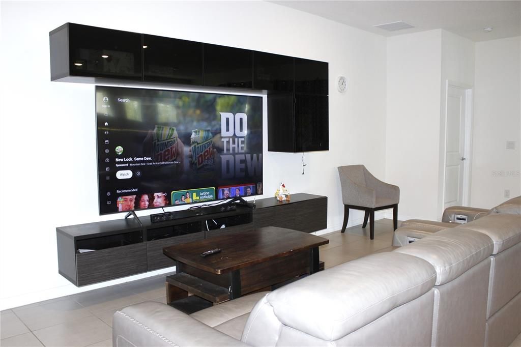 For Sale: $368,000 (4 beds, 2 baths, 2046 Square Feet)