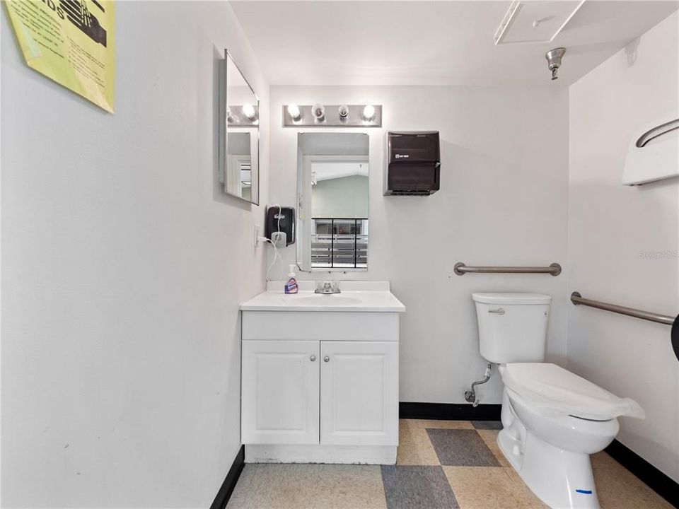 На продажу: $99,600 (0 спален, 0 ванн, 6133 Квадратных фут)