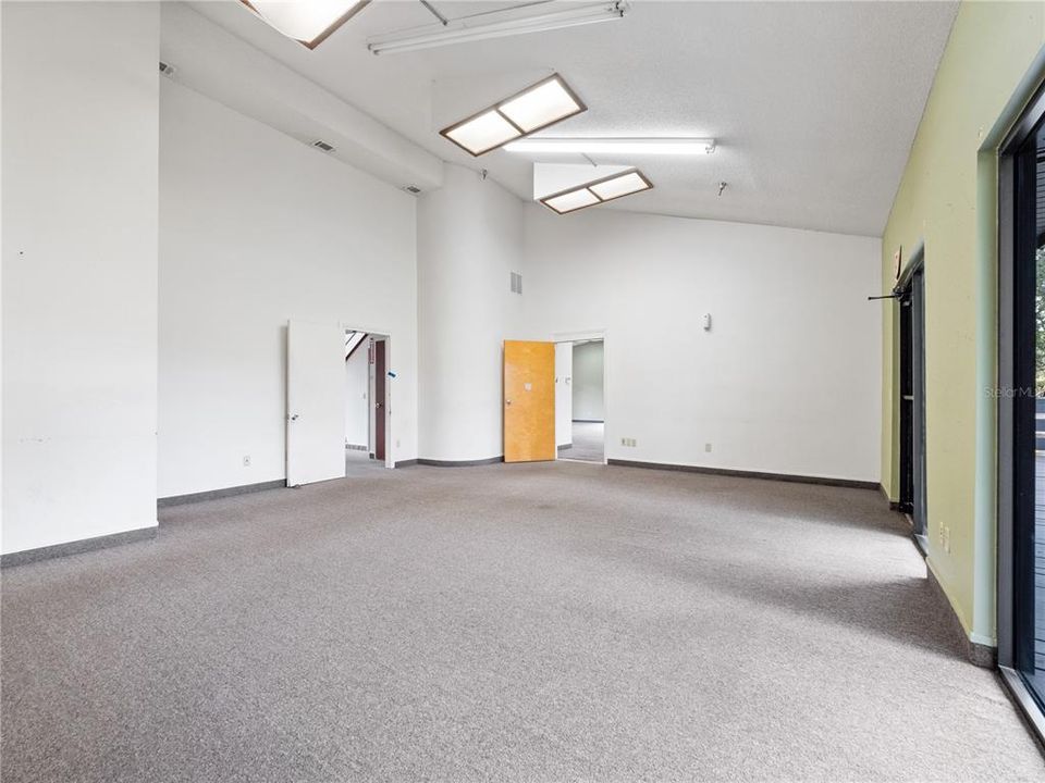 На продажу: $99,600 (0 спален, 0 ванн, 6133 Квадратных фут)