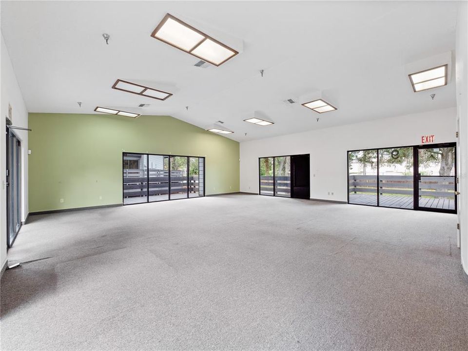 На продажу: $99,600 (0 спален, 0 ванн, 6133 Квадратных фут)