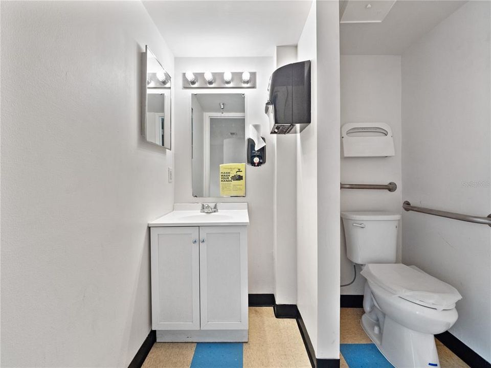 На продажу: $99,600 (0 спален, 0 ванн, 6133 Квадратных фут)