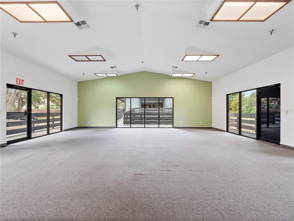 На продажу: $99,600 (0 спален, 0 ванн, 6133 Квадратных фут)