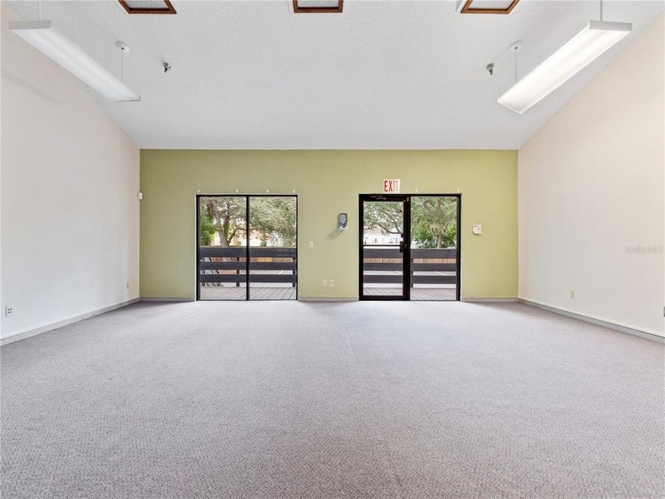 На продажу: $99,600 (0 спален, 0 ванн, 6133 Квадратных фут)