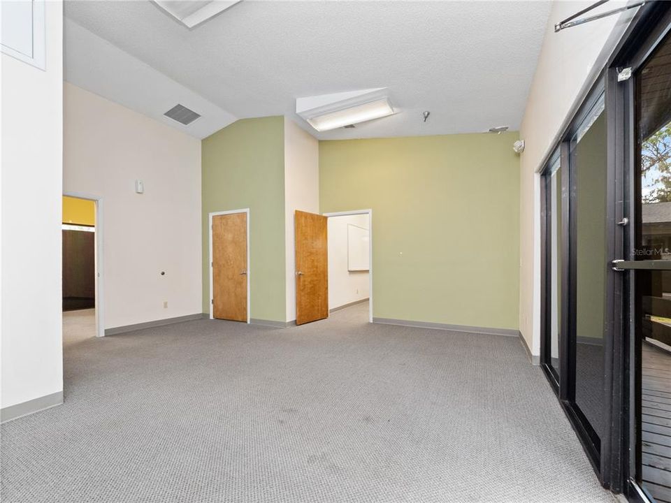 На продажу: $99,600 (0 спален, 0 ванн, 6133 Квадратных фут)