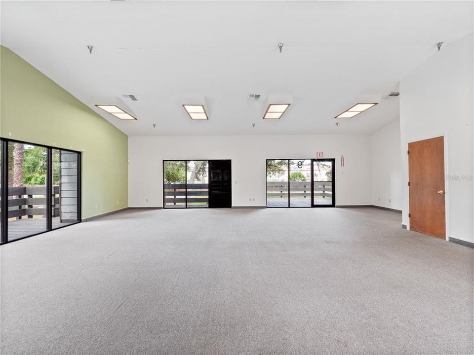 На продажу: $99,600 (0 спален, 0 ванн, 6133 Квадратных фут)