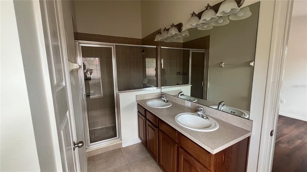 Activo con contrato: $289,000 (3 camas, 2 baños, 1540 Pies cuadrados)