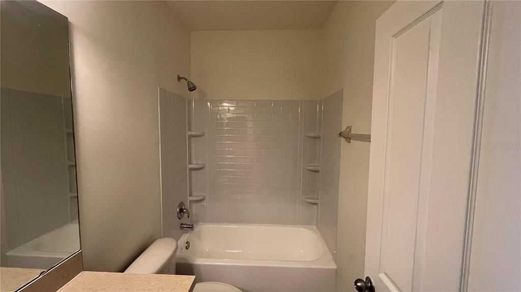 Activo con contrato: $289,000 (3 camas, 2 baños, 1540 Pies cuadrados)