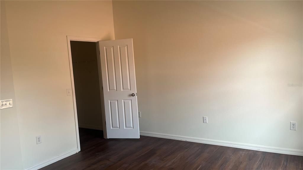 Activo con contrato: $289,000 (3 camas, 2 baños, 1540 Pies cuadrados)