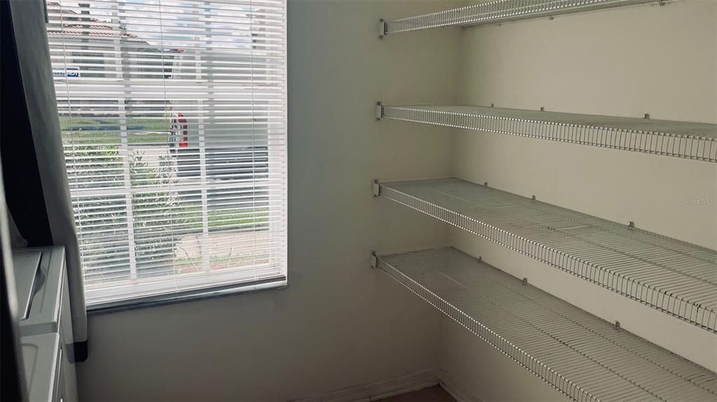 Activo con contrato: $289,000 (3 camas, 2 baños, 1540 Pies cuadrados)