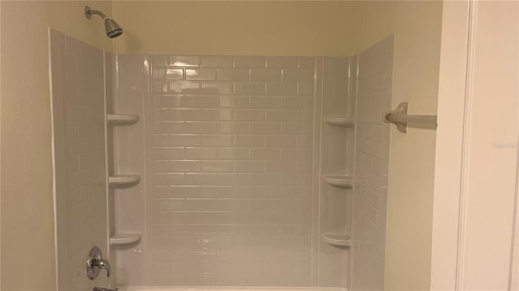 Activo con contrato: $289,000 (3 camas, 2 baños, 1540 Pies cuadrados)