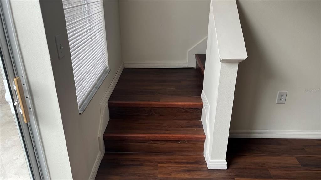 Activo con contrato: $289,000 (3 camas, 2 baños, 1540 Pies cuadrados)