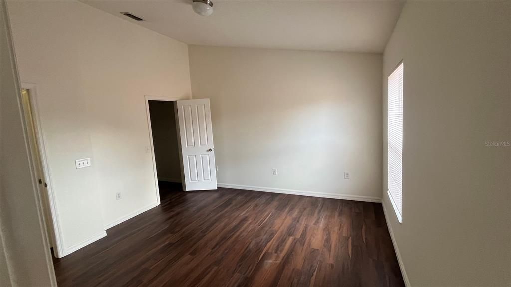 Activo con contrato: $289,000 (3 camas, 2 baños, 1540 Pies cuadrados)